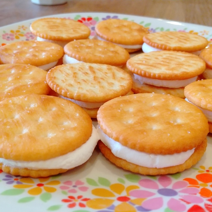 ホワイトデー♡材料2つ!マシュマロサンドクッキー♡